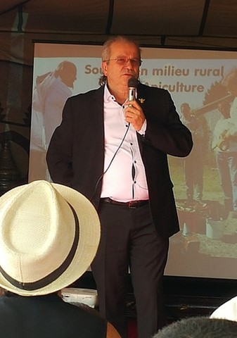 Bernard NICOLLET lors d'une conférence au Maroc